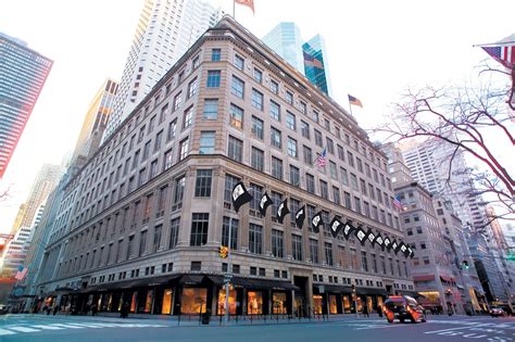 saks fifth department store.